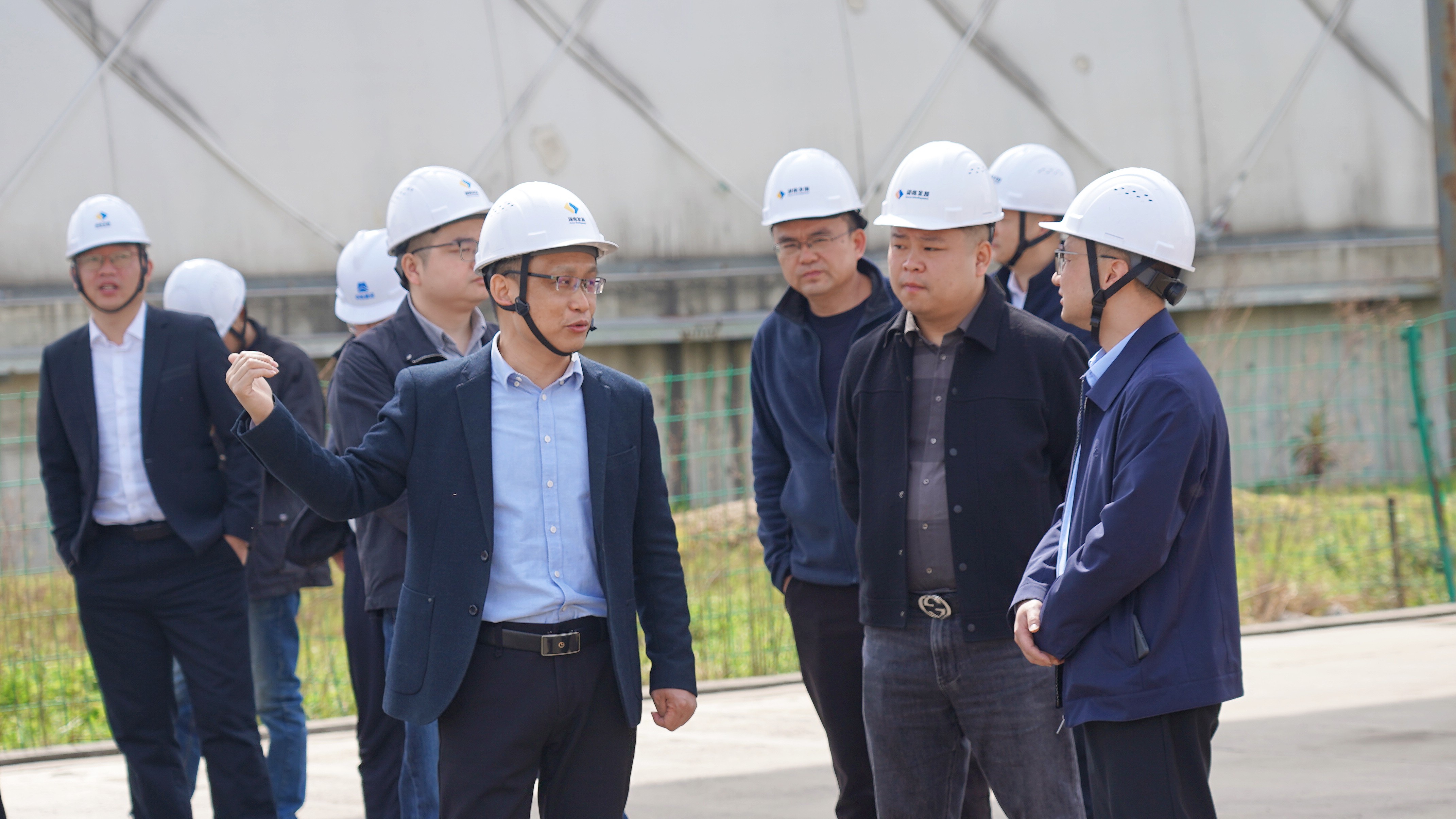 沅江市副市长雷亮调研完美平台-完美（中国）一站式服务平台机制砂和砂石集散中心项目