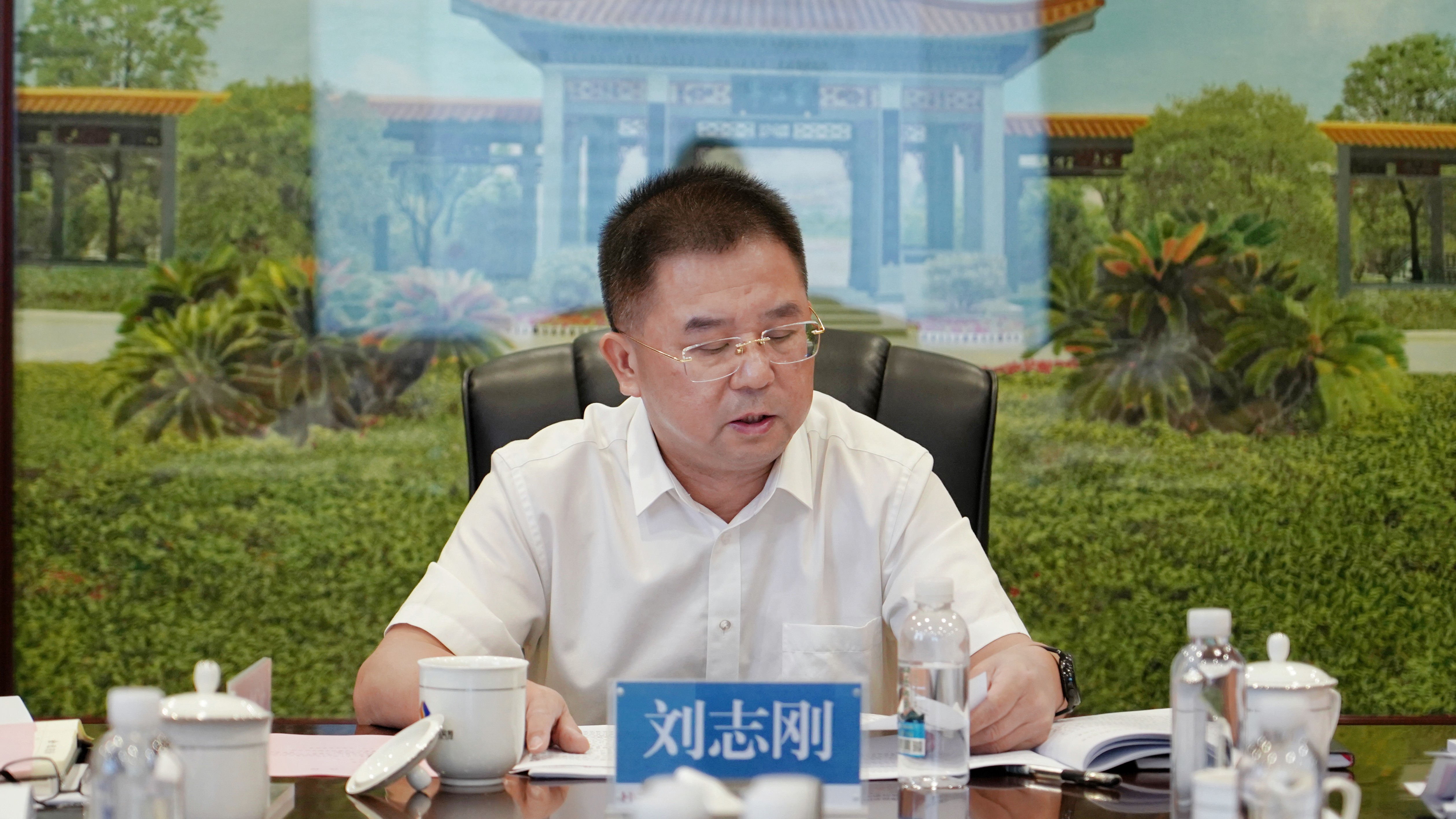 完美平台-完美（中国）一站式服务平台召开2025年上半年经营分析会